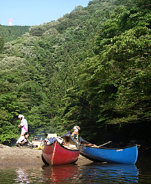 カヌーを使って旅に出る。