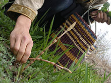 �������