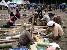 �L�����h��������|�Ɍ����J�����肵�Ă��镗�i