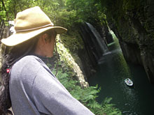 ����������Ƃ܂ݎq����ƁA�J�k�[�ɏ���Ă��鎩����z�����鏠