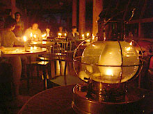 ���i�΂ɕ����ԕ��a�̉΁E�L�����h���i�C�g�̗l�q