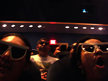 ��񎟐��E���ŃA�����J�������߂̃|�X�^�[�AIMAX��EYE-MAX