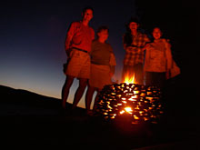 マリタイムミュージアムで、夜の湖畔で