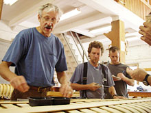 サンディングもみんなでやると早い、ジェリー・ステルモック