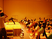 �_���J�����̃N���X�A�Q�O�O�����e�̃X�^�W�I