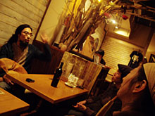 ��O�x�q����E�m�C���񍶃q���ƃT���|���A�^���b�g��
		