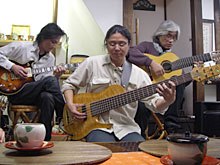 �}�O���i�A�R�l�̃~���[�W�V����