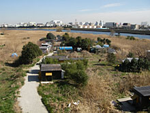 ������ɉ˂��鋴�̏ォ��