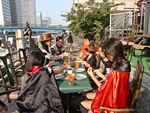 �n���E�B�[���p�[�e�B�[�A���X�L�����h������