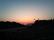 �����l�[���A���ΐ_�l�̑O��