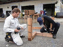 �v���C�}���y�C���e�B���O�A������������Ă���l�q