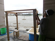 ��ɂȂ����H�i�ɁA�\�[���[�����C