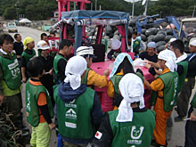 �K�N�{������{���c�̕��X�ւ̊��ӏ�A����œ͂����s���N�̃t�H�[�N���t�g