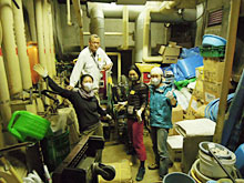 �T�����C�X���C����ƕ��i�A�`�[���ӂ�ނ��[�����{������̂��Еt����