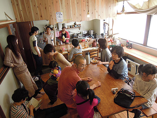 
�ɂ��܂�Ɓ@�A�[�X�f�C�J�t�F