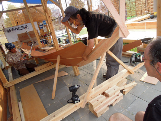 �J�W�L�ɂƂ肩����
