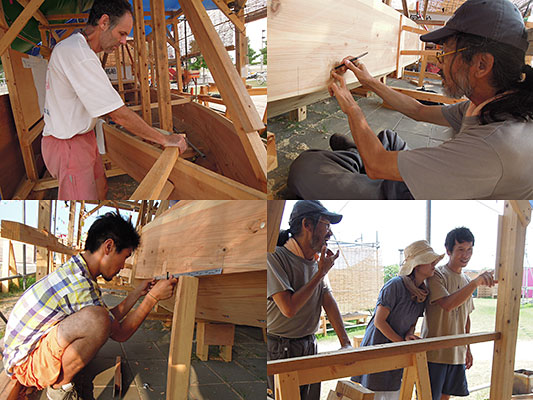 �{���̗l�q