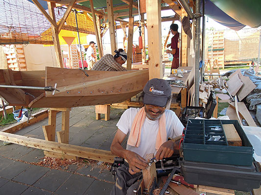 担当に別れて作業