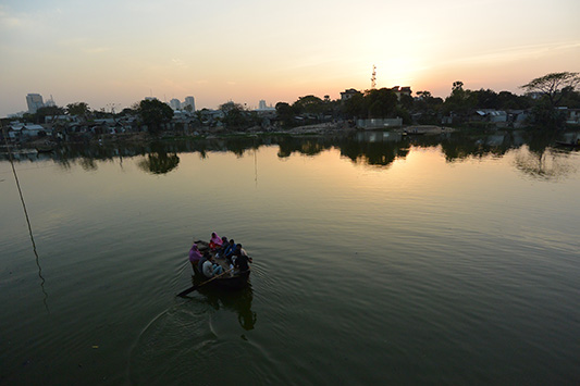 �_�b�J�[�Ă��̕��i