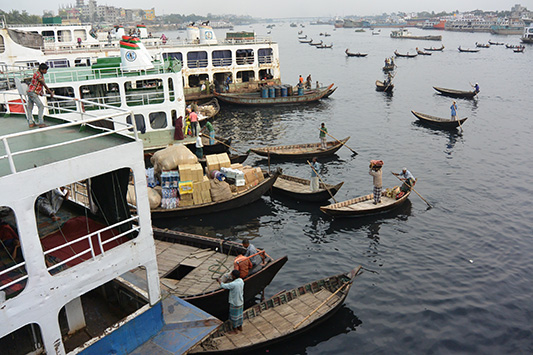 �_�b�J�[�Ă��̕��i