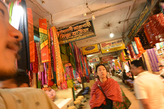 �_�b�J�[�Ă��̕��i