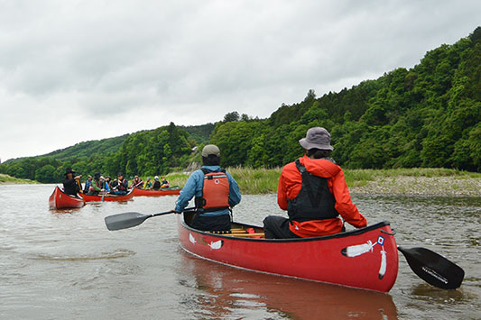 ���̓J�k�[�𑆂�