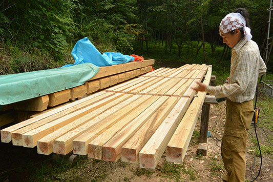 �L�U�~���