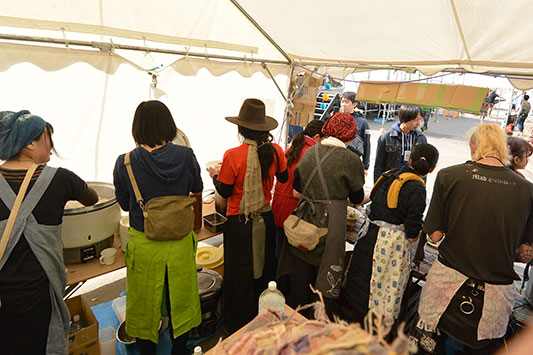 �y�ƕ��a�̍ՓT2015�y�����H��