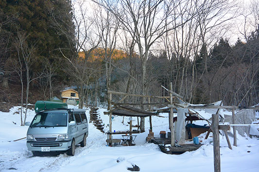 ��~���ă{���{��