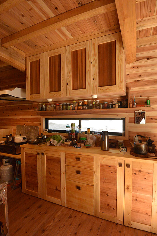 キッチンまわりの戸棚