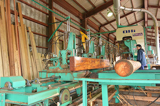 古材を製材