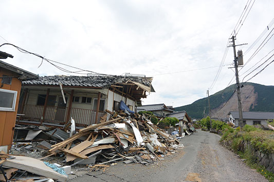 �g���l���v���W�F�N�g����t�߂̗l�q