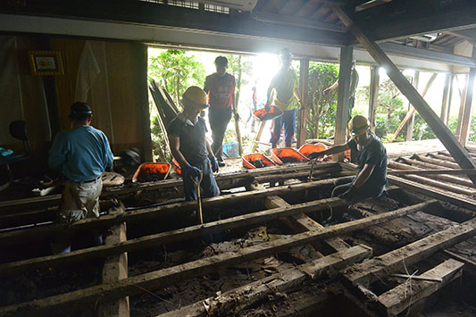 �n������A�ٓ��̗l�q