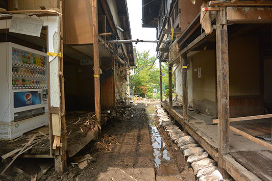 �n������A�ٓ��̗l�q