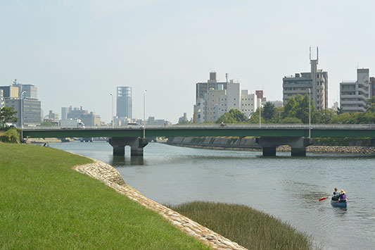 ���ė����T�|�[�g�̂��߃h�[���߂��ɃJ�k�[���^��