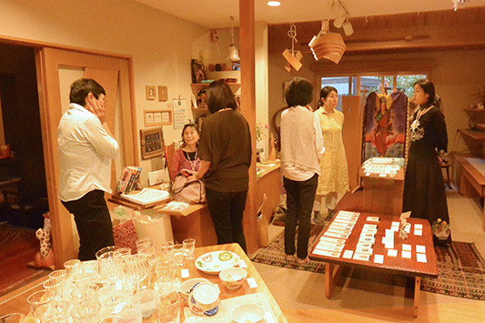 ���̎蒠�̐��{���[�N�V���b�v���^���b�g���[�f�B���O�B