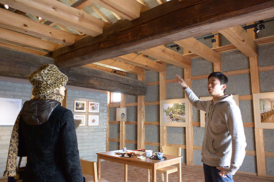 �͂��܂�̔��p�قŁA����������