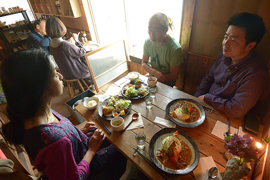 ���J���[����