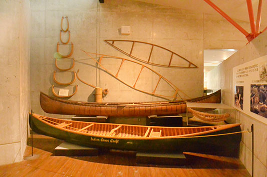 �E�b�h�A���h�L�����o�X�J�k�[�ƃo�[�`�o�[�N�J�k�[