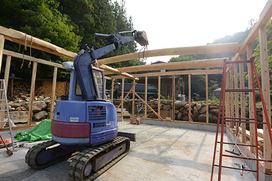 �����{�ŐT�d�ɗ���g��ł����܂��B