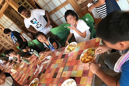 �C���^�[�i�V���i���J���[�t�F�X�e�B�o