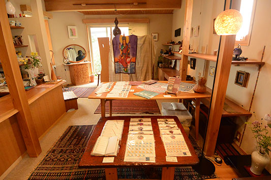 �M�������[�ޖ���