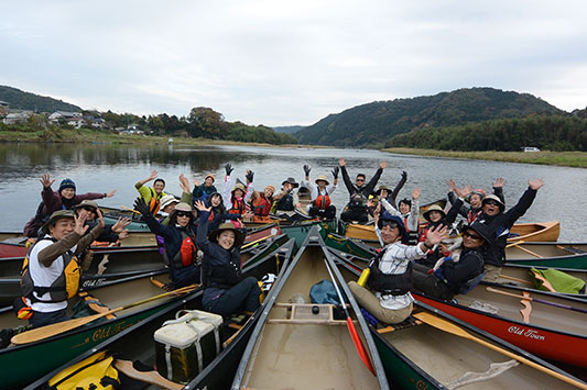 ���̏�ŏW���ʐ^