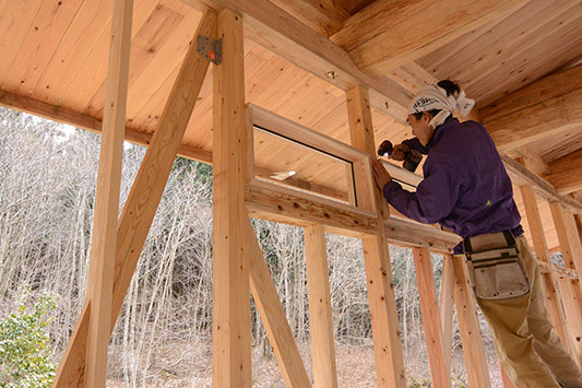 �K���X���͂ߍ���