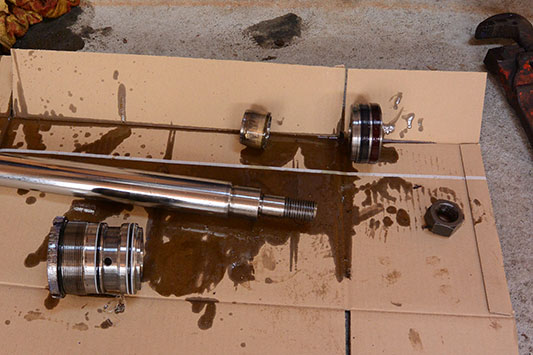 �V�����_�[�̓���