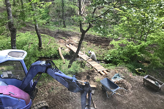 �������