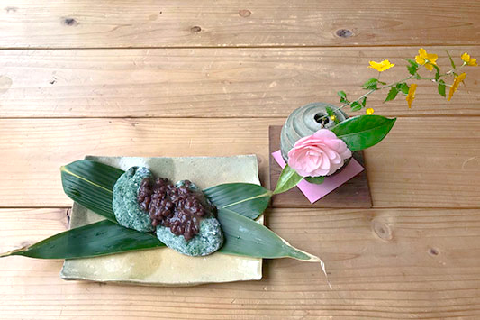 �������