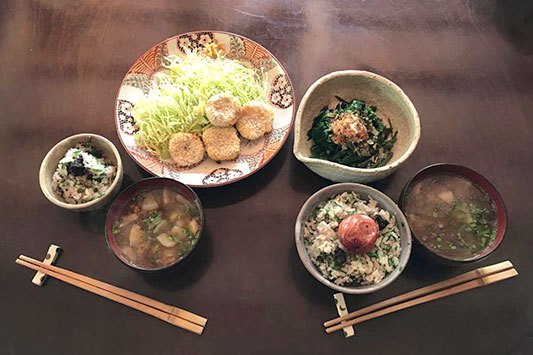 ��������