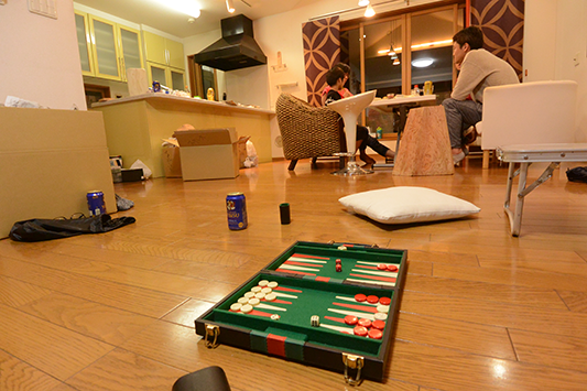 �o�b�N�M�������͖{���ɖʔ���