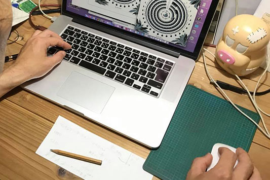 ���[���T�[�N���J�����_�[